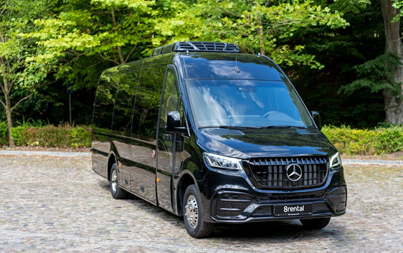 Business group sprinter side