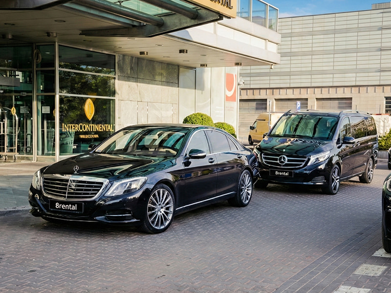 fleet of cars with drivers